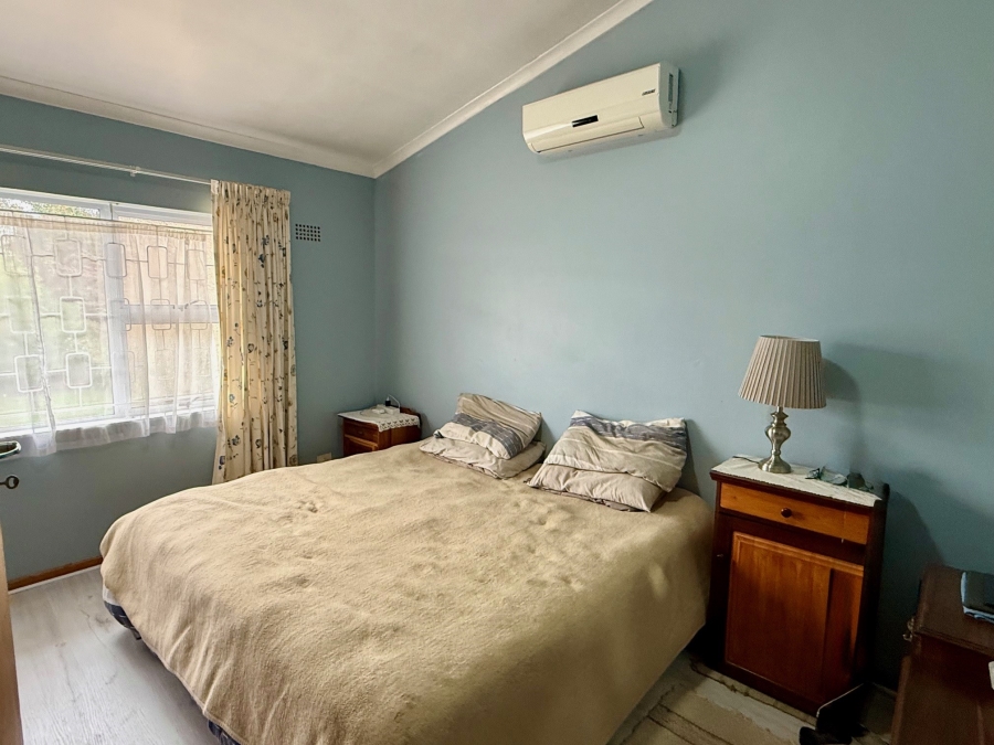 4 Bedroom Property for Sale in Bergzicht Western Cape